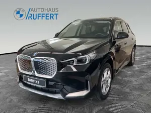 BMW iX1 xDrive30 xLine Panorama Glasdach Komfortzugang