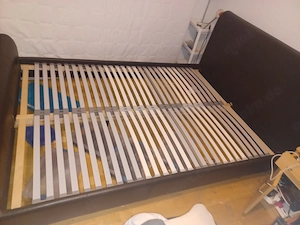Wegen Umzug gutes Bett mit Lattenrost zu verschenken