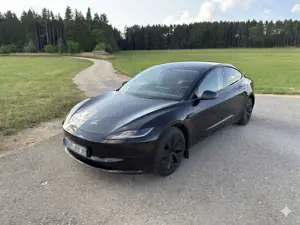 Tesla Model 3 Highland Langstreckenbatt. Allradantrieb, Enhanced Autopilot