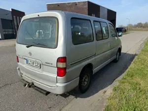 Toyota Hiace Bild 2