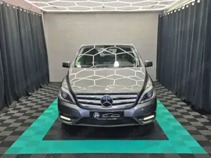 Mercedes-Benz B 180 AUTOMATIK PDC NAVI SEHR GEPFLEGT