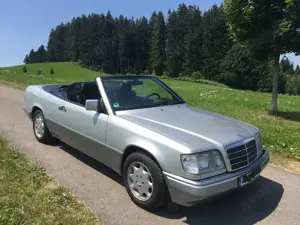 Mercedes-Benz E 220 ClassicData 2+, top Zust., Historie, Scheckheft