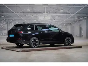 Volkswagen Golf Variant R-Line 2.0 TDI DSG Black Style AHK Bild 3