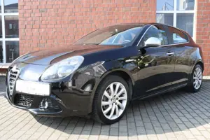 Alfa Romeo Giulietta 1.4 Turbo Turismo LED Leder TÜV Neu Bild 2