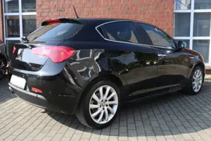 Alfa Romeo Giulietta 1.4 Turbo Turismo LED Leder TÜV Neu Bild 5