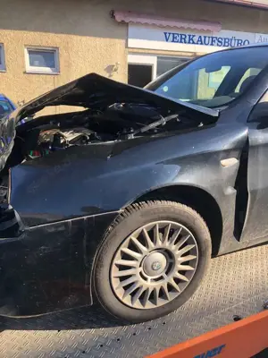 Alfa Romeo 147 147  5-Türer 1.6 TS 16V