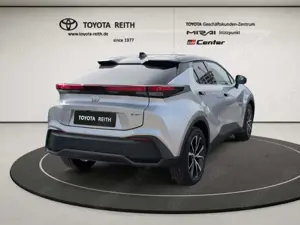 Toyota C-HR Hybrid FWD Team Deutschland Navi LED ACC El. Heckk Bild 5