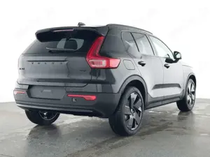 Volvo XC40 Plus Black Edition 2WD StandHZG Digitales Cockpit - image 2