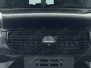 Volvo XC40 Plus Black Edition 2WD StandHZG Digitales Cockpit - image 4