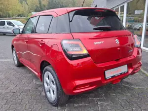 Suzuki Swift 1.2 DUALJET HYBRID Comfort 4x4 NEUES MOD. Bild 5