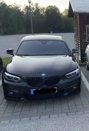 BMW 220 Bild 2