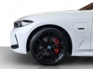 BMW 330 Bild 3