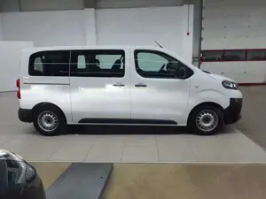 Opel Vivaro Bild 3