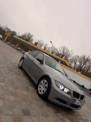 BMW 320 320i E90