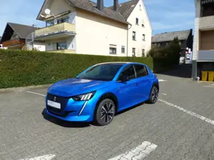 Peugeot e-208 GT 136
