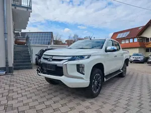 Mitsubishi L200 Select Doppelkabine 4WD Bild 4