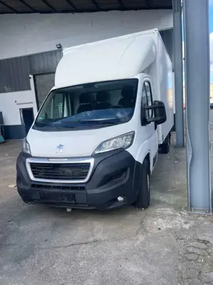 Peugeot Boxer BlueHDi 335 L3 mit Ladebordwand