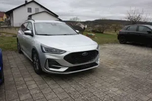 Ford Focus ST-Line  X Turnier Navi-AHK-WP-ACC-HeadUp