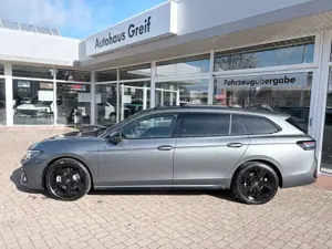 Volkswagen Passat Variant 2.0 TDI DSG R-Line*4x4*LED*LEDER* Bild 2