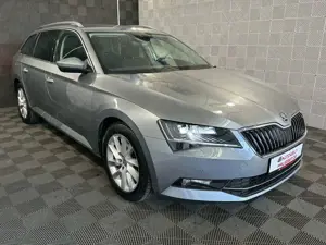 Skoda Superb Combi 2.0 TDI*STYLE*XENON-AHK-MEMORY-PDC