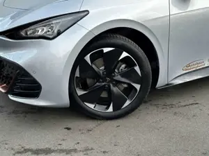 CUPRA Born 60 kWh FullLink ACC PDC LED Shz 19Alu GJR Bild 5