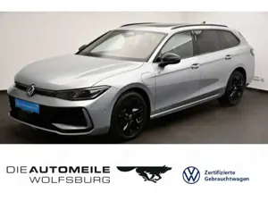 Volkswagen Passat Variant 1.5 eTSI Hybrid DSG R-Line Black