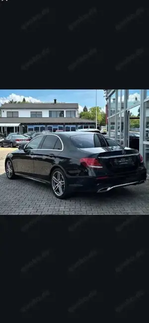 Mercedes-Benz E 220 d 9G-TRONIC AMG Line