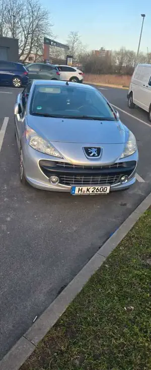 Peugeot 207 CC 120 VTi Filou Bild 5