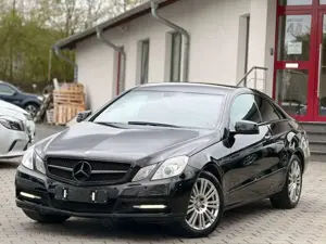 Mercedes-Benz E 200 AVANTGARDE LED NAVI SHZ BLTH