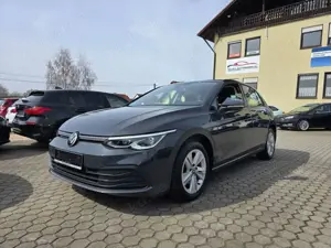 Volkswagen Golf VIII Lim. Life / TÜV NEU