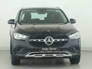 Mercedes-Benz GLA 200 d *Style*Distronic*Navi*Parktronic*SHZ** Bild 3