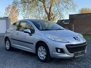 Peugeot 207 Tendance/KLIMA/SCHECKHEFT/GARANTIE/TÜV/EURO5