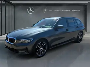 BMW 318 i Touring Navi AHK DrivingAssist Kamera HIFI