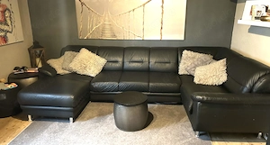 Verkaufe schwarze lederne Wohnlandschaft 