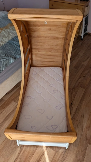 AnzeigeWiege, Babybett, Mondbett mit Federung und Rollen