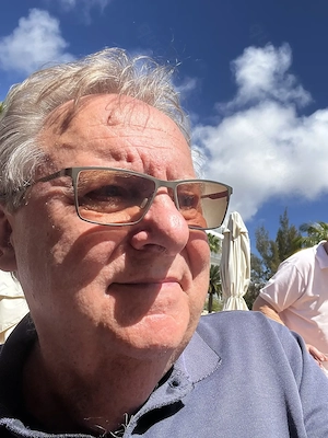 Reifer Mann sucht willige Sie....gegen sehr gutes Taschengeld...