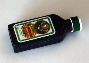 Kleine Taschenlampe als Werbung für eine Schnapssorte