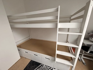 Hochbett  sehr guter Zustand. Inkl. zwei Spanplatten. Kaum genutzt vor 9 Monaten erst geka