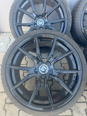 Allwetterreifen mit Felgen neuwertig zu verkaufen