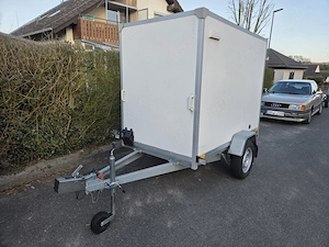 750 kg Kofferanhänger zu Vermieten 