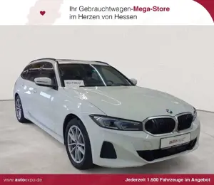 BMW 320 320i Touring Aut. PANO LED NAV