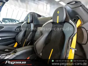 Ferrari SF90 Spider GRIGIO SCURO / RACING SEATS Bild 2