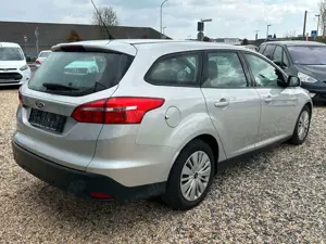 Ford Focus Turnier Business/AUTOM./2.HD./KLIMA./8XBER Bild 4