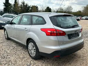 Ford Focus Turnier Business/AUTOM./2.HD./KLIMA./8XBER Bild 3