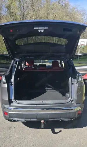 Peugeot 3008 PureTech 180 EAT8 GT Pack rotes Leder Bild 4