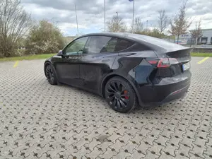 Tesla Model Y Performance Dual Motor AWD