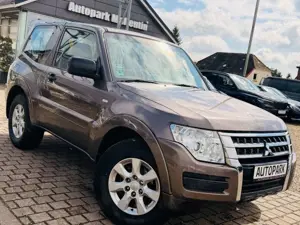 Mitsubishi Pajero 3.2 DI-D *ALLRAD*AHK*1.HAND*AUTOMATIK*