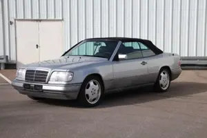 Mercedes-Benz E 220 124er CABRIO Final Edition Bild 2