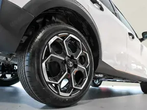 Citroen C3 Hybrid 110 Doppelkupplung 6-Gang Max Bild 3