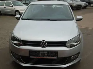 Volkswagen Polo Highline 1.4l Klima Alufelgen 5 türig 15tkm Bild 2